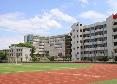 学校外观
