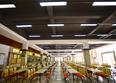 学校食堂