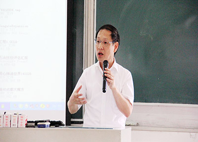 五冶大学系党总支书记、校长张旭林上党课.jpg