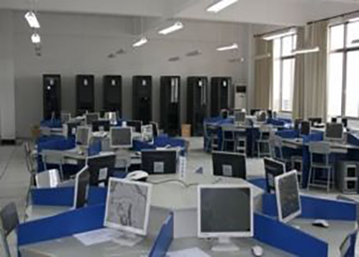 学校计算机教室