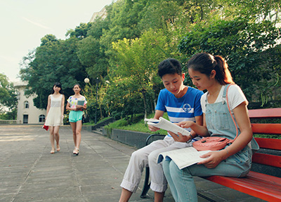 现在的学生们毕