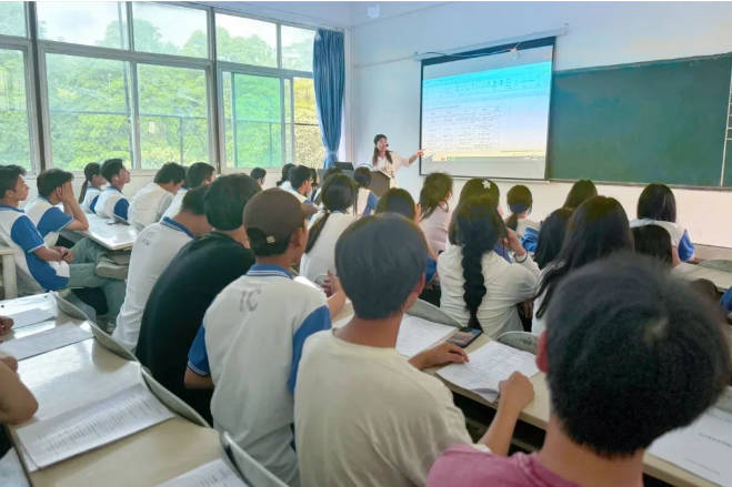 成都美术职业学校