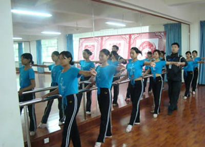 幼师专业学生形体训练课