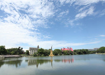 学校嫘湖风光