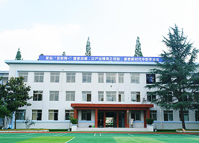 很多学校也都