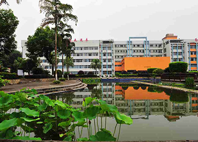 喷泉池